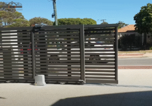 Automatic sliding door